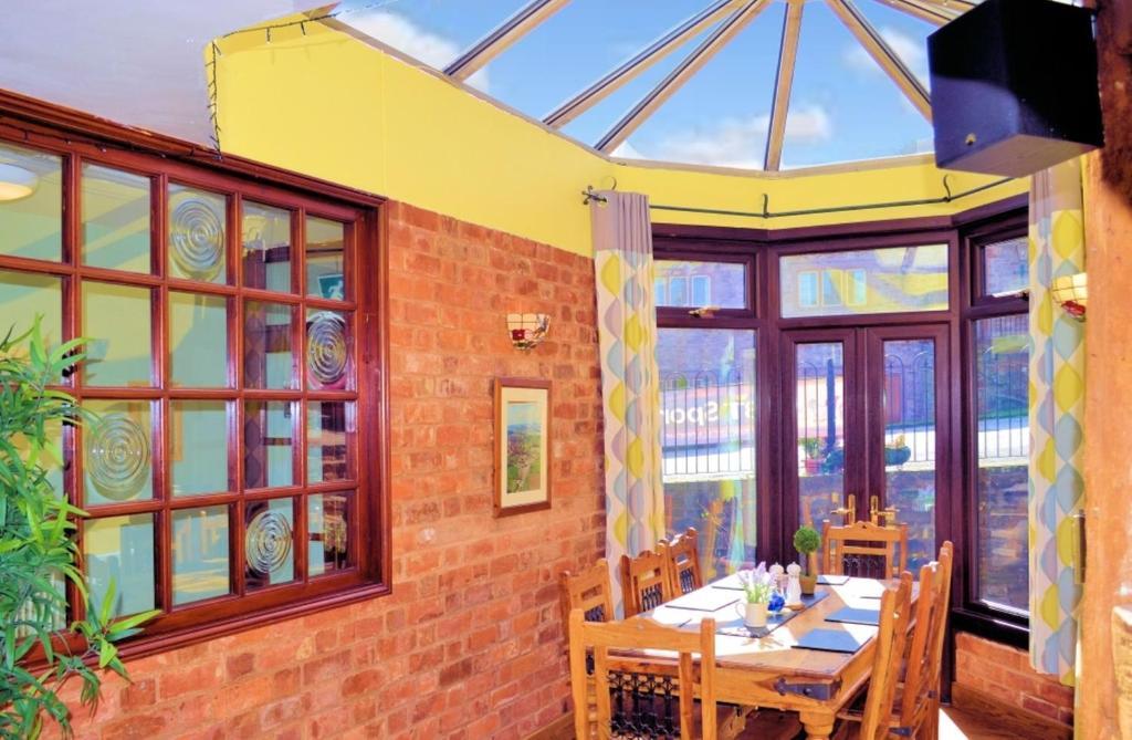 The George Inn & Millingbrook Lodge Ltd Lydney Εξωτερικό φωτογραφία